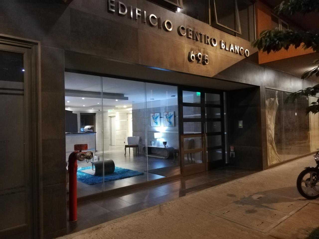 Depto Estudio 1811 Edificio Centro Blanco Con Estacionamiento Τεμούκο Εξωτερικό φωτογραφία
